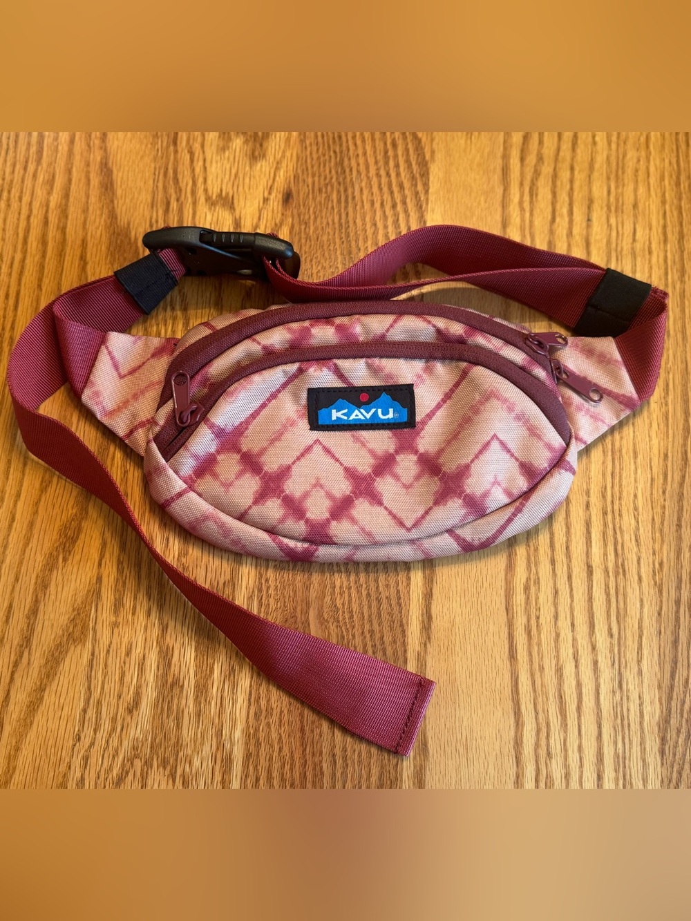 Kavu Women's Maroon Tie-Dye Crossbody Sling Bag